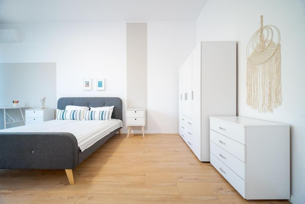 Mycampus 1 Bdrm, Stay 4, Free Parking, Garden, Self Check-In София Екстериор снимка