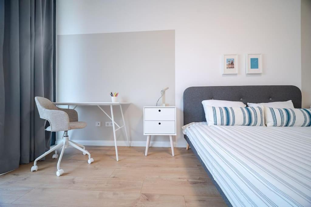 Mycampus 1 Bdrm, Stay 4, Free Parking, Garden, Self Check-In София Екстериор снимка